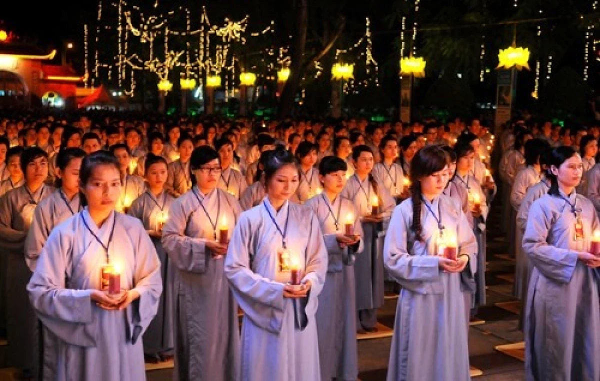 Ý nghĩa của áo bà ba màu vàng trong Phật giáo