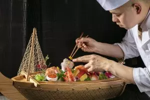 Thuyền sashimi Việt Nhật