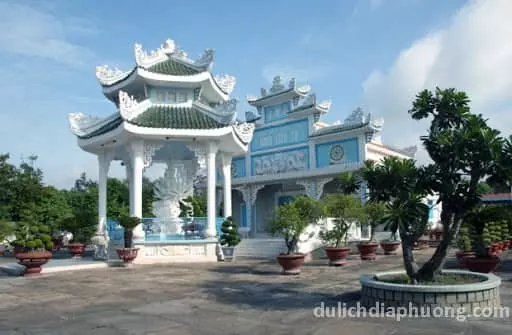 du lịch Chùa Bạch Liên