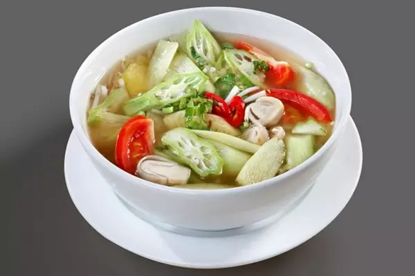 Canh chua chay rất thường gặp trong các  <a href='http://chuadieuphap.com.vn/10-mam-com-chay-cung-gio-day-du-6-mon-kem-cach-nau-a1643.html' title='món chay cúng' class='hover-show-link replace-link-1002'>món chay cúng<span class='hover-show-content'></span></a>  giỗ