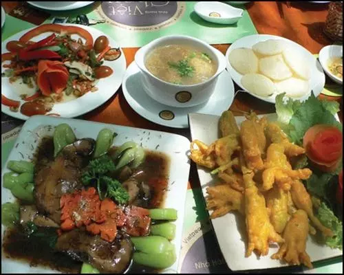 Dồi và chả giò chay