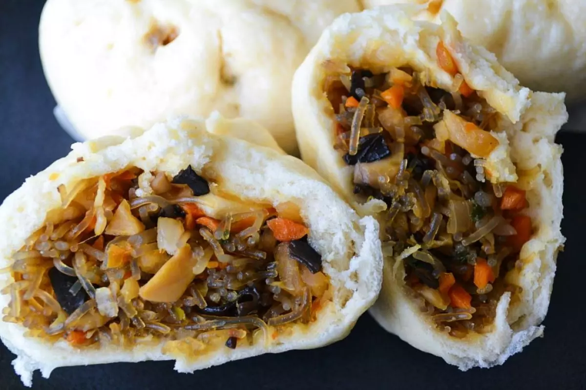 Vietnamese Vegetarian Steamed Buns