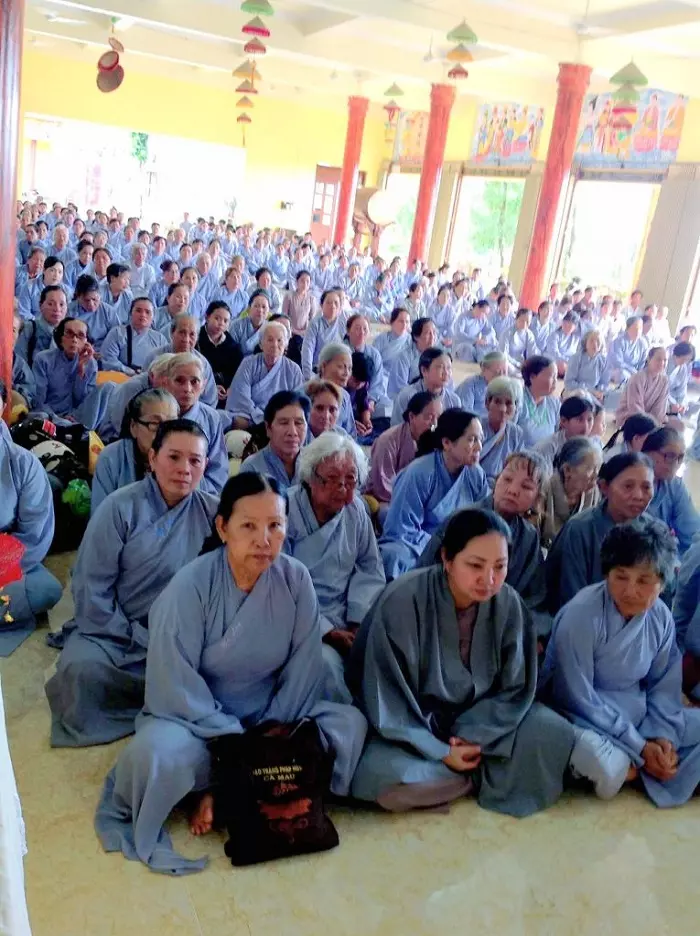 Mỗi năm có hàng trăm phật tử đến chùa Kim Sơn để học hỏi giáo lý của đạo Phật