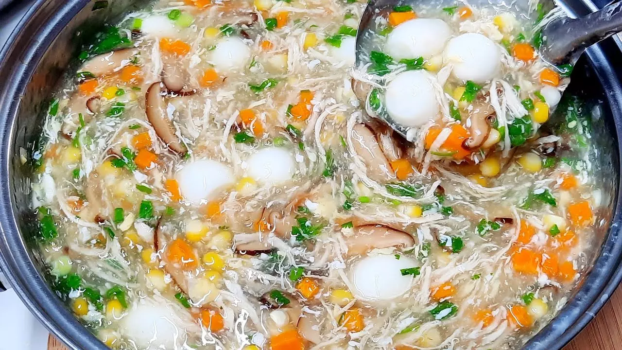 Soup bắp cua gà xé phay