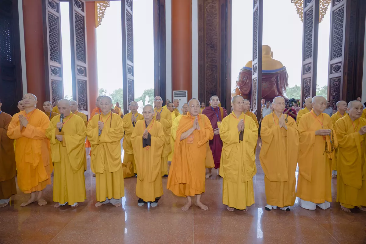 Cong bo quyet dinh va ra mat ban quan tri chua Quoc An Khai Tuong