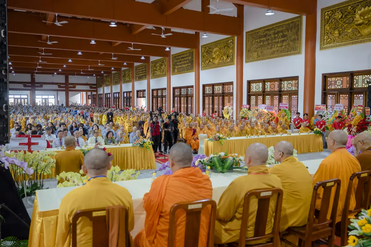 Cong bo quyet dinh va ra mat ban quan tri chua Quoc An Khai Tuong