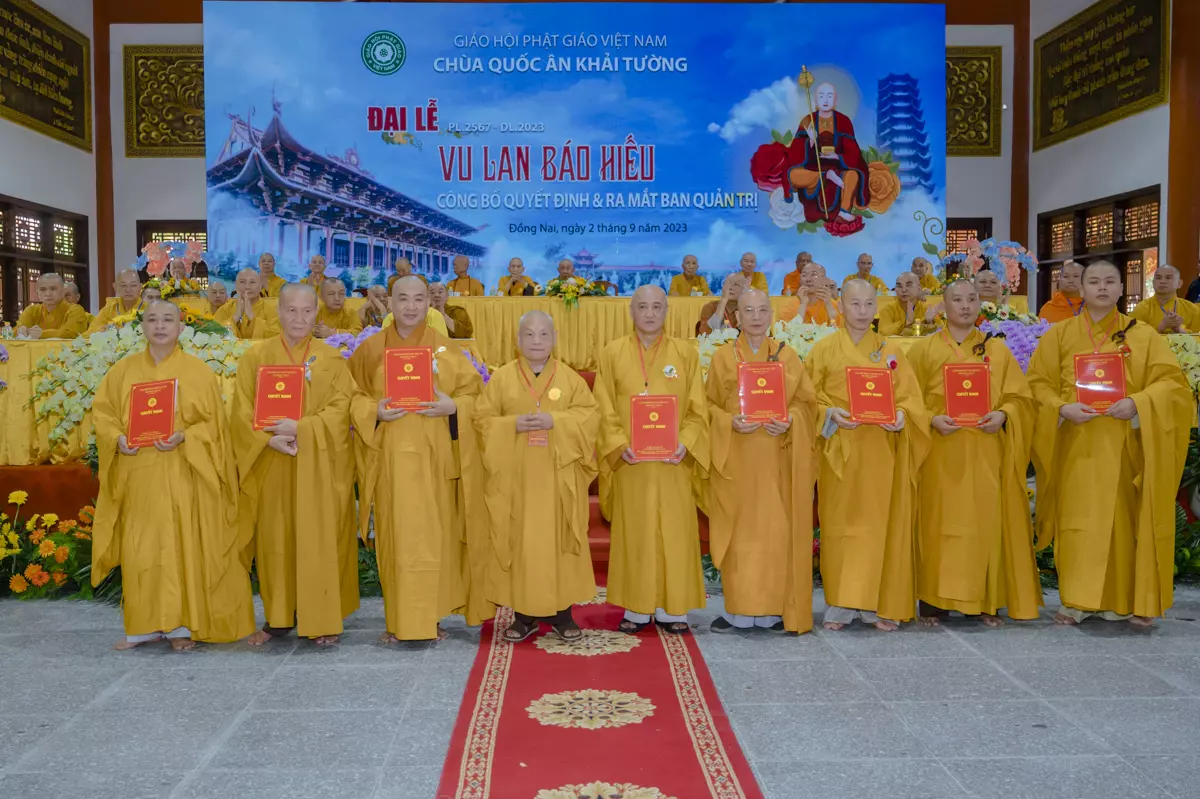 Cong bo quyet dinh va ra mat ban quan tri chua Quoc An Khai Tuong