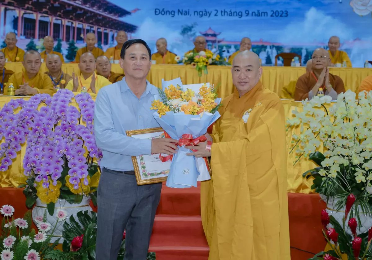 Cong bo quyet dinh va ra mat ban quan tri chua Quoc An Khai Tuong