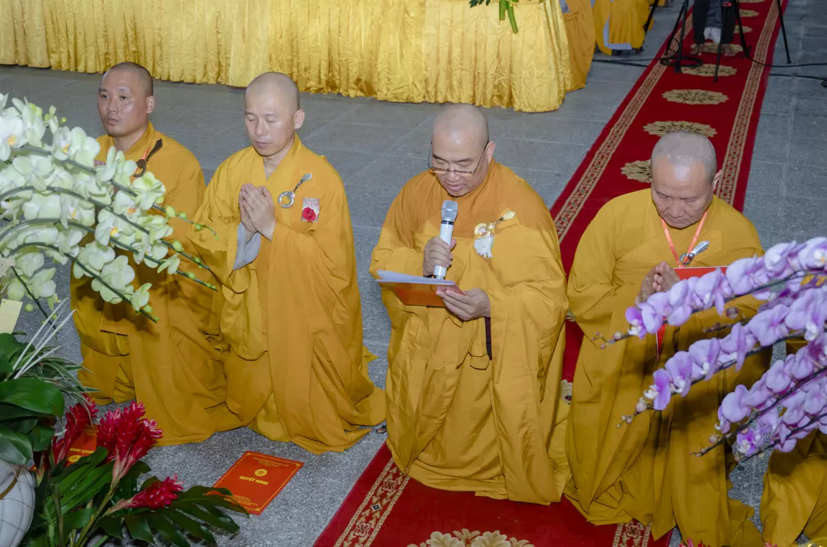 Cong bo quyet dinh va ra mat ban quan tri chua Quoc An Khai Tuong