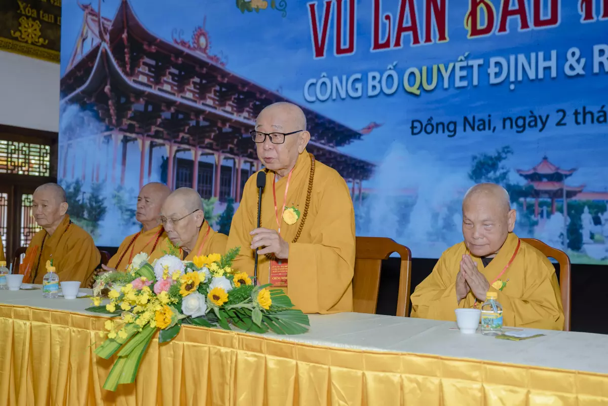 Cong bo quyet dinh va ra mat ban quan tri chua Quoc An Khai Tuong