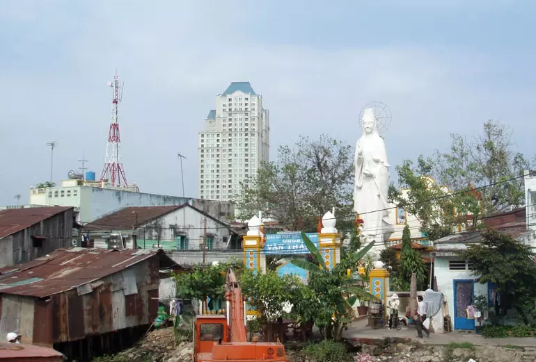 Chùa Văn Thánh nhìn từ xa