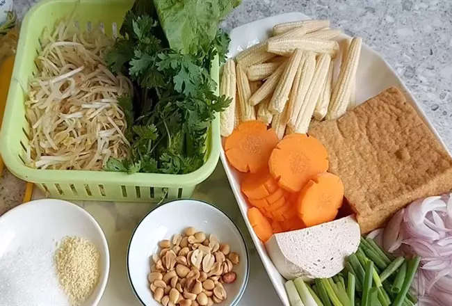 Nguyên liệu nấu hủ tiếu khô chay chả