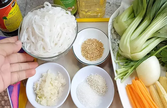 nguyên liệu nấu phở trộn chay