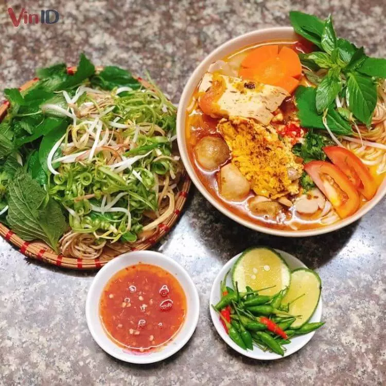 Thành phẩm tô bún riêu chay từ sữa đậu nành thơm ngon