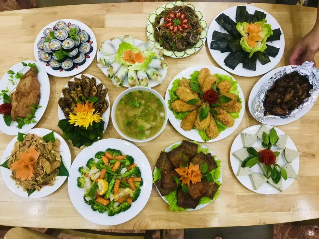 Nhà Hàng Chay Hoa Lư Vegan Restaurant(LOVING HUT)