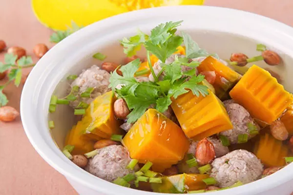 Canh bí đỏ đậu phộng