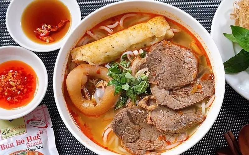 Công thức nấu bún bò Huế bằng hộp gia vị Bún bò Huế Chà Và