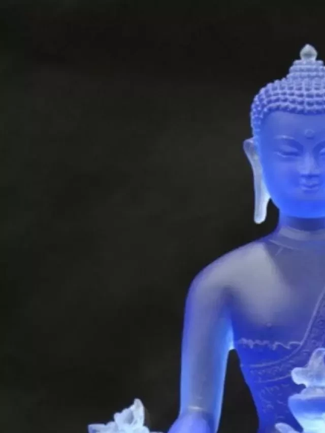   Tượng Phật Dược Sư Lưu Ly: Thần thái đong đầy lòng từ bi